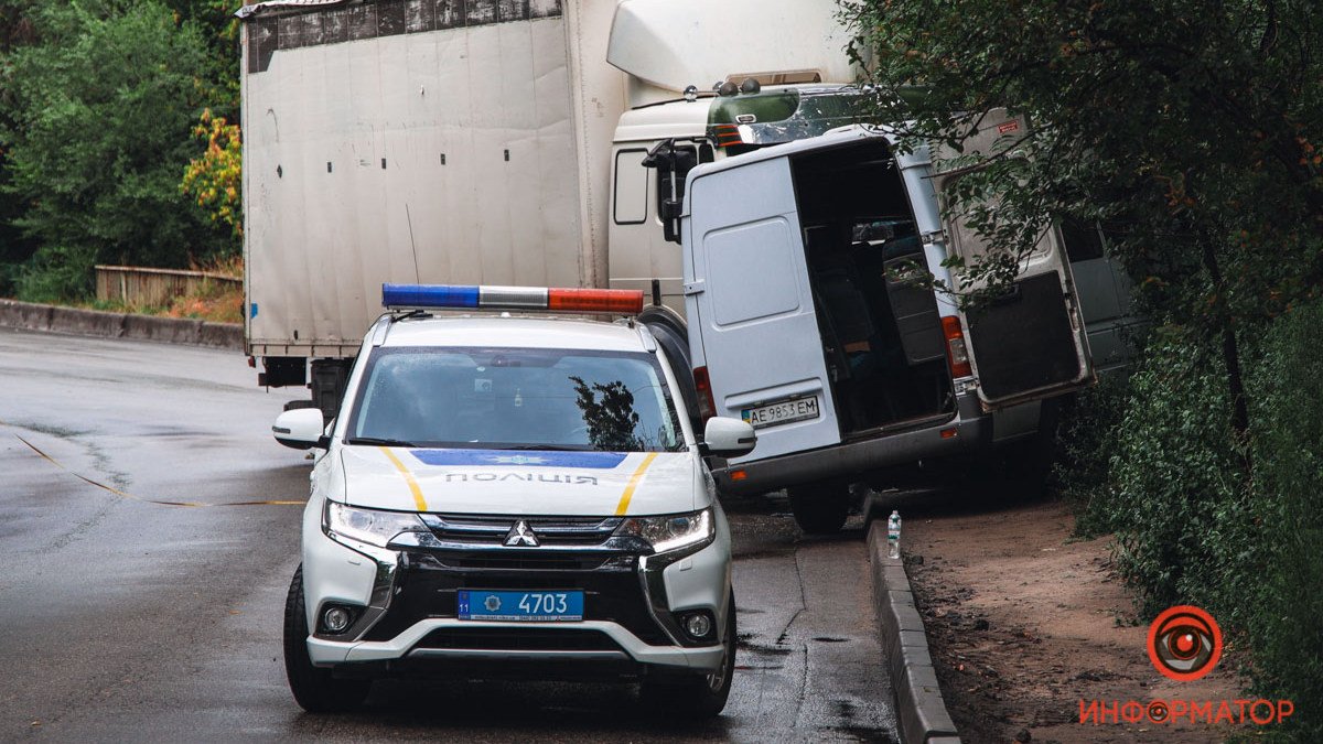 В аварии с грузовиком на Щепкина в Днепре пострадали 10 человек: как себя чувствуют двое "тяжелых" мужчин