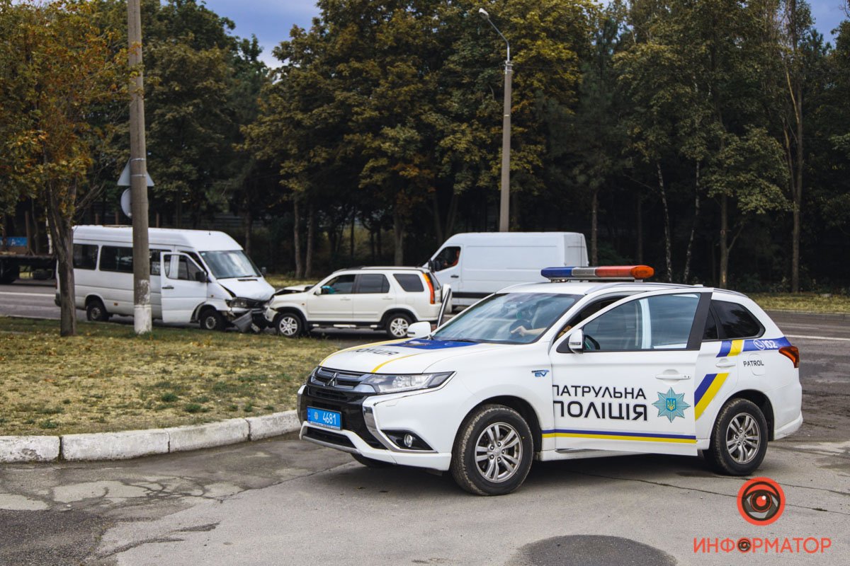 На месте работает полиция На месте работает полиция