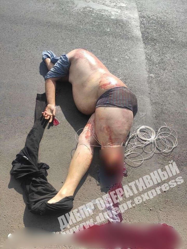 В Днепре мужчине, которого насмерть сбил Volkswagen, оторвало ногу: прохожие неправильно оказывали ему помощь 1