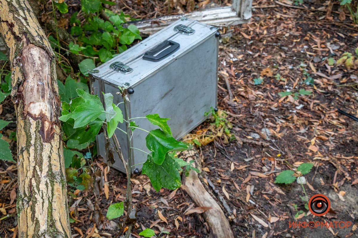 На место прибыла следственно-оперативная группа На место прибыла следственно-оперативная группа