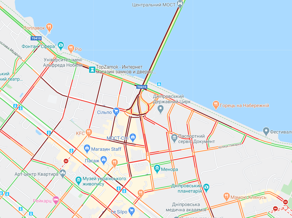 Практически весь центр стоит Практически весь центр стоит