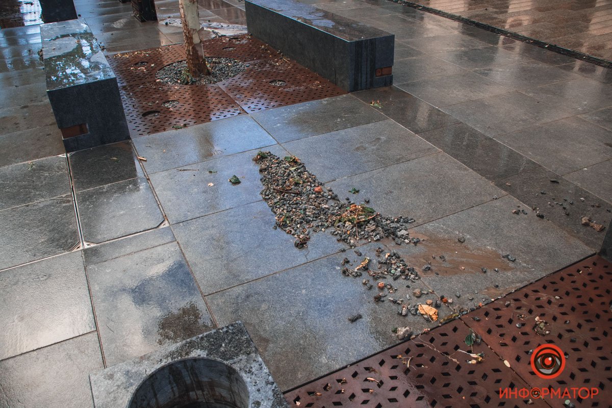 В Днепре из-за непогоды на Короленко из фонтанов била грязная дождевая вода 5