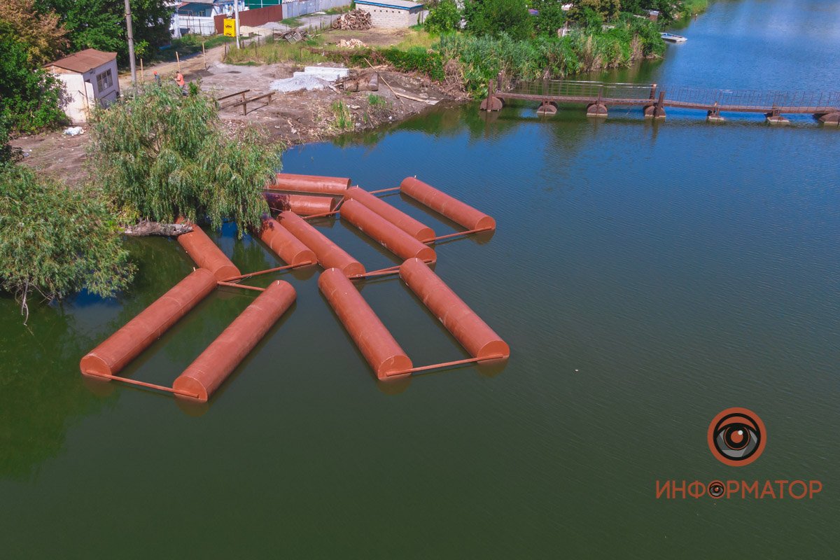 Установки ожидают 12 понтонов Установки ожидают 12 понтонов