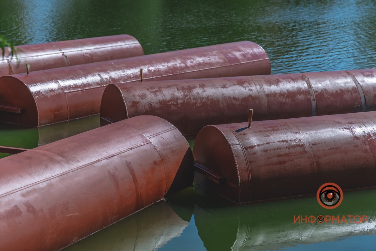 Должны привезти еще 16 понтонов Должны привезти еще 16 понтонов