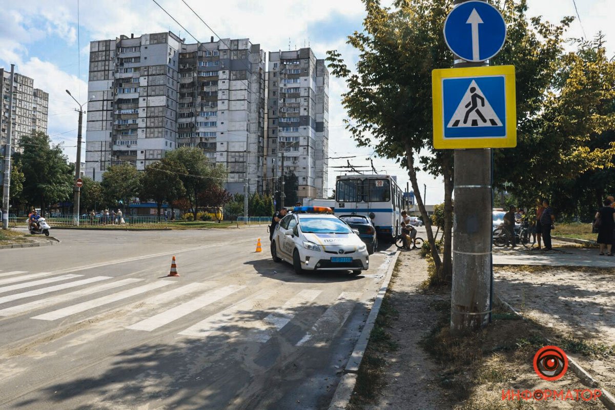 На месте работают патрульные