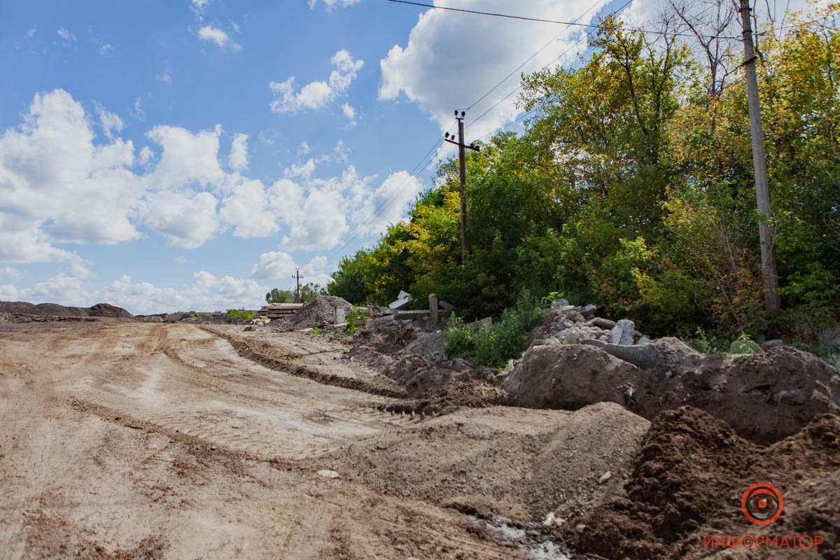 Сейчас "Дніпровські хвилі" можно найти на строительном складе