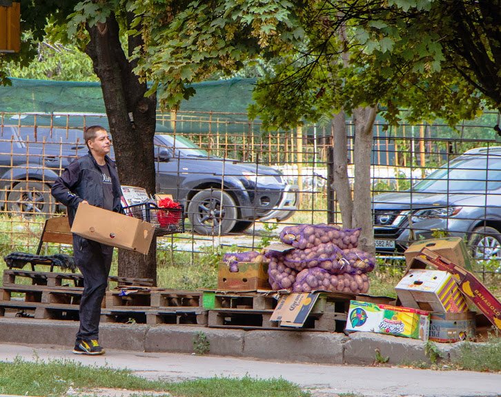 В Днепре продолжается борьба с уличной «стихийной» торговлей 1