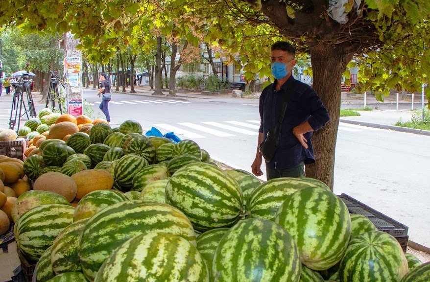 В Днепре продолжается борьба с уличной «стихийной» торговлей 2