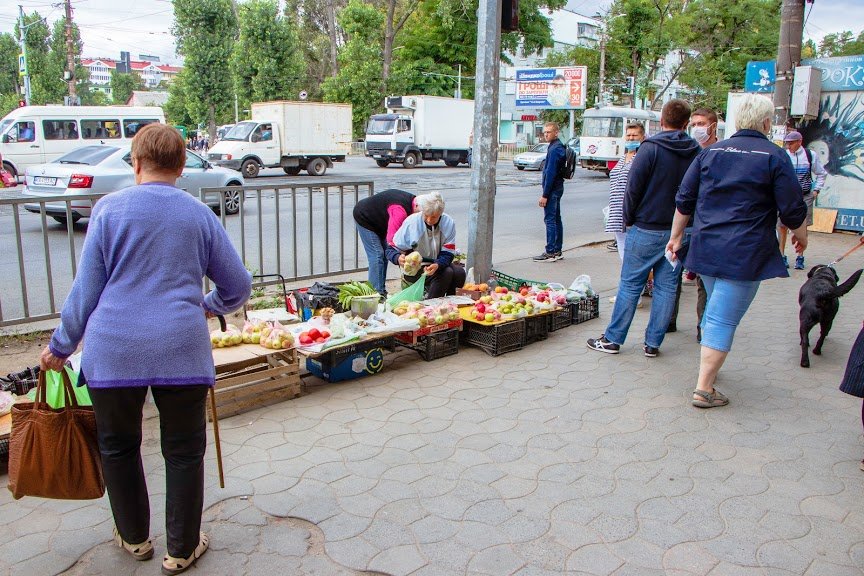 В Днепре продолжается борьба с уличной «стихийной» торговлей 3