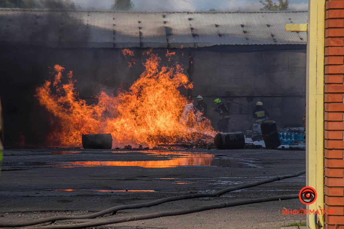 Вдыхать продукты горения очень опасно