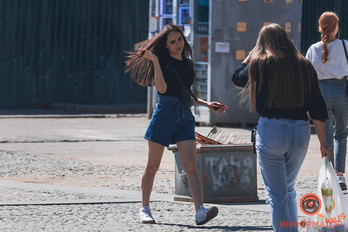 А волосы такие назад