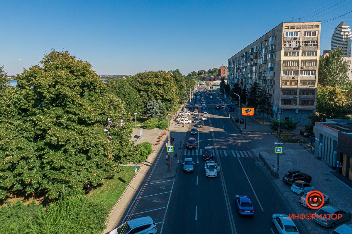 Женщину увезли в больницу Женщину увезли в больницу