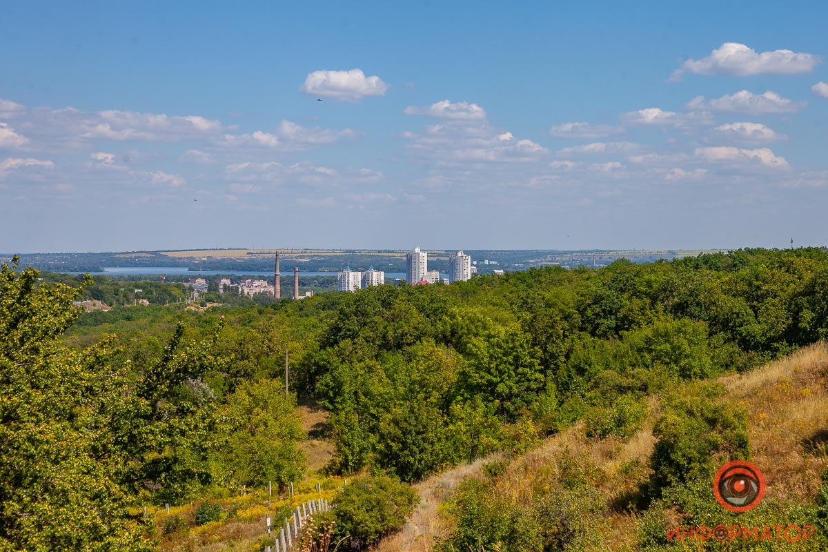 И для того, чтобы эту часть истории не залили бетоном, как третий потенциальный небоскреб, Информатор решил ее увековечить И для того, чтобы эту часть истории не залили бетоном, как третий потенциальный небоскреб, Информатор решил ее увековечить