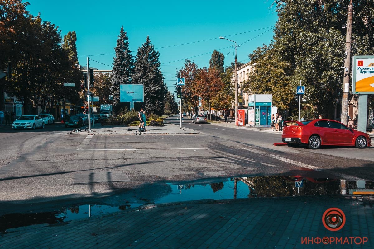 Авария произошла на перекрестка проспекта Гагарина с улицей Казакова Авария произошла на перекрестка проспекта Гагарина с улицей Казакова