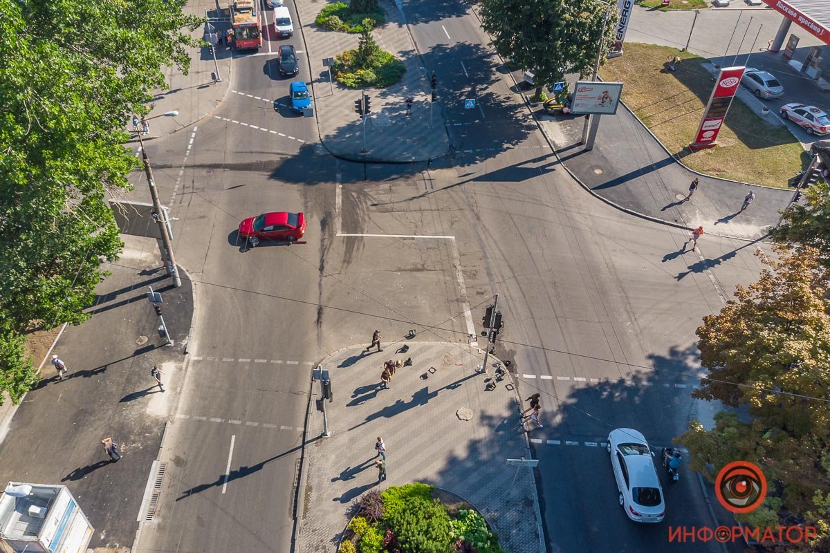 Автомобиль перекрыл движение по Гагарина в сторону Подстанции Автомобиль перекрыл движение по Гагарина в сторону Подстанции
