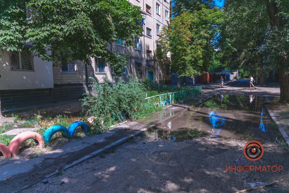 Уже неделю на Котляревского существует проблема с канализацией Уже неделю на Котляревского существует проблема с канализацией