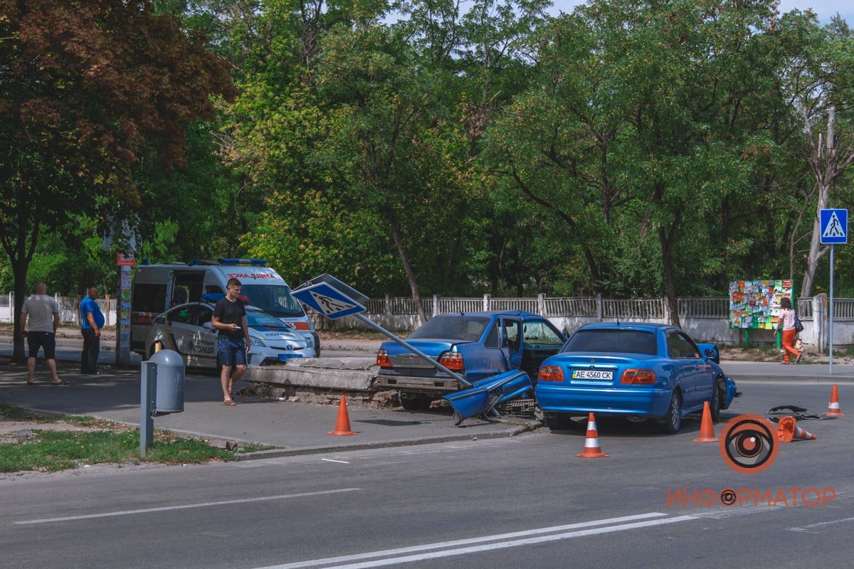 На месте работает полиция На месте работает полиция