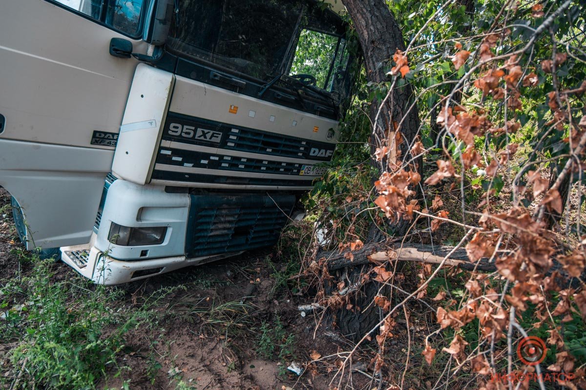 Известно, что водитель уходил от столкновения с фурой 