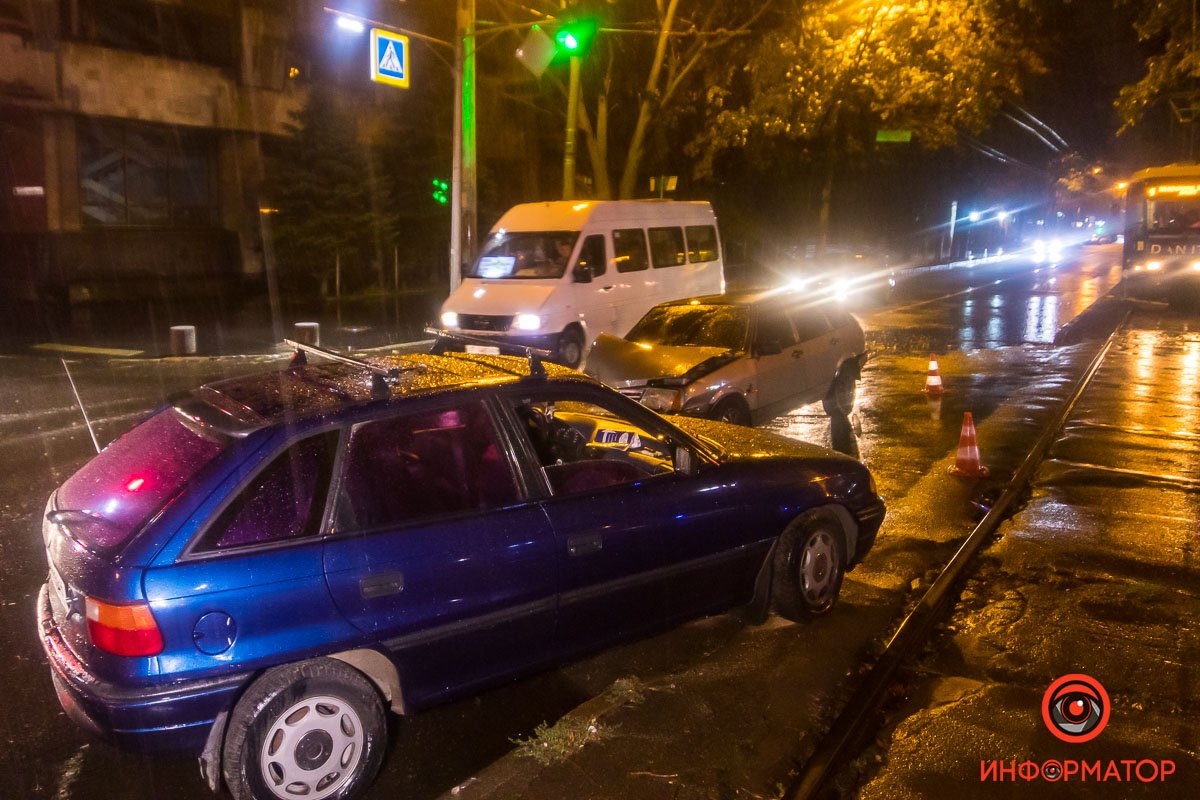 ВАЗ столкнулся с Opel ВАЗ столкнулся с Opel