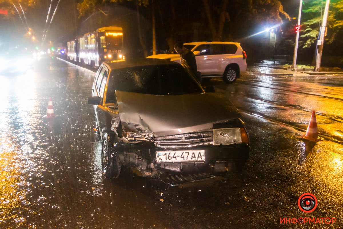 ВАЗ ехал по проспекту Гагарина ВАЗ ехал по проспекту Гагарина