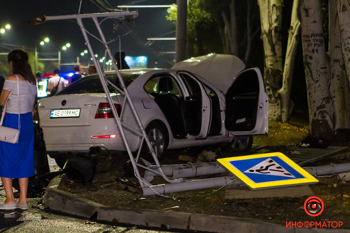 Столкнулись Mazda и Skoda Столкнулись Mazda и Skoda