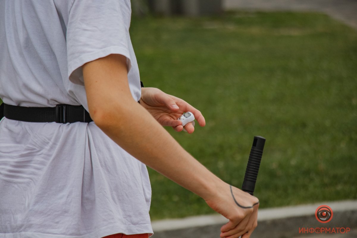 В руках - шагомер