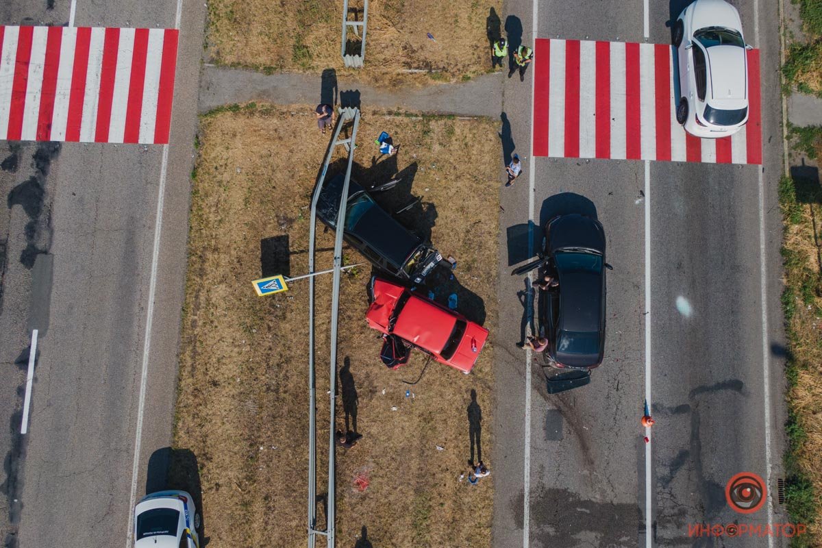 Ни водитель BMW, ни водитель Toyota не пострадали Ни водитель BMW, ни водитель Toyota не пострадали