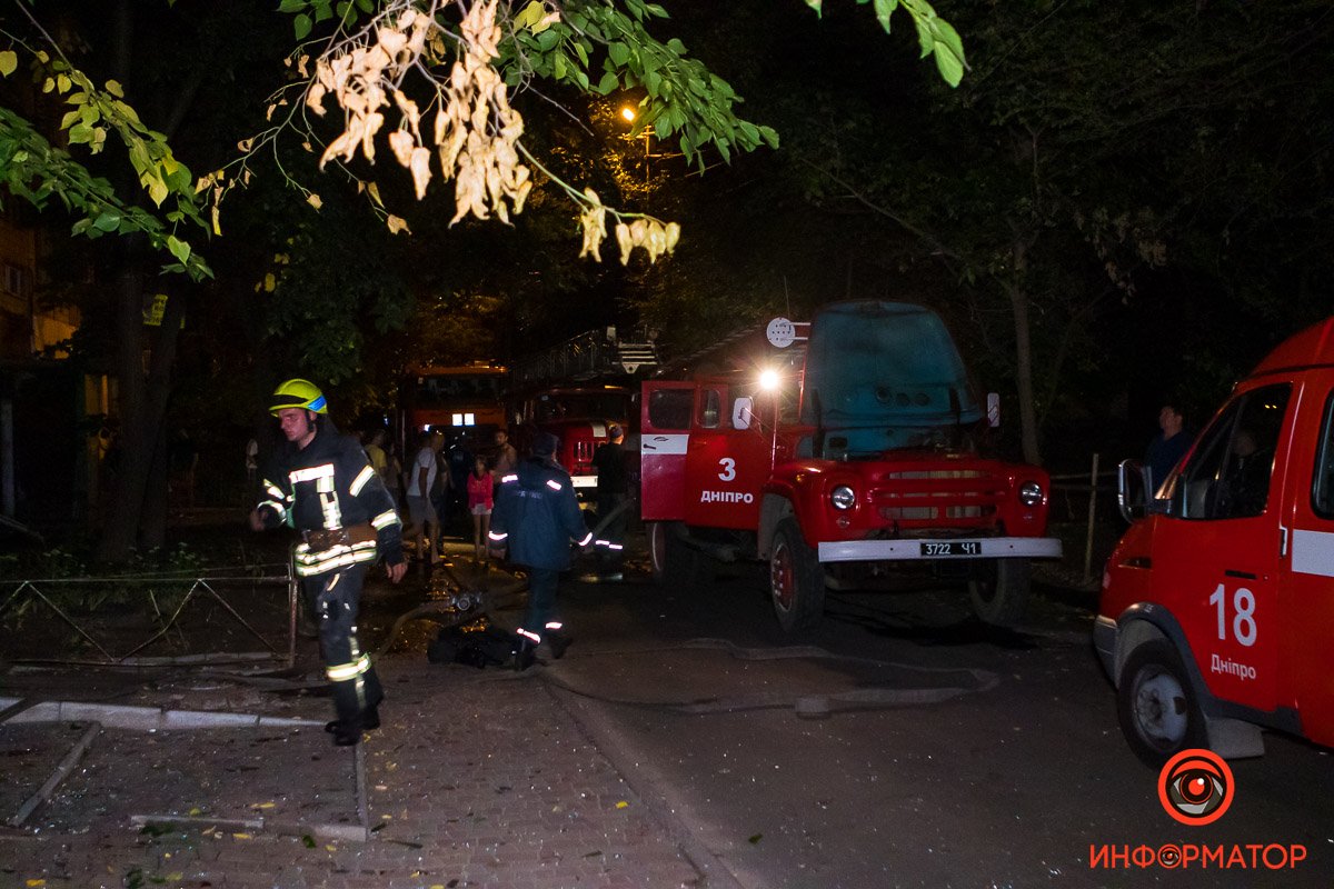 На месте работали бригады 3 и 18 пожарно-спасательных частей На месте работали бригады 3 и 18 пожарно-спасательных частей