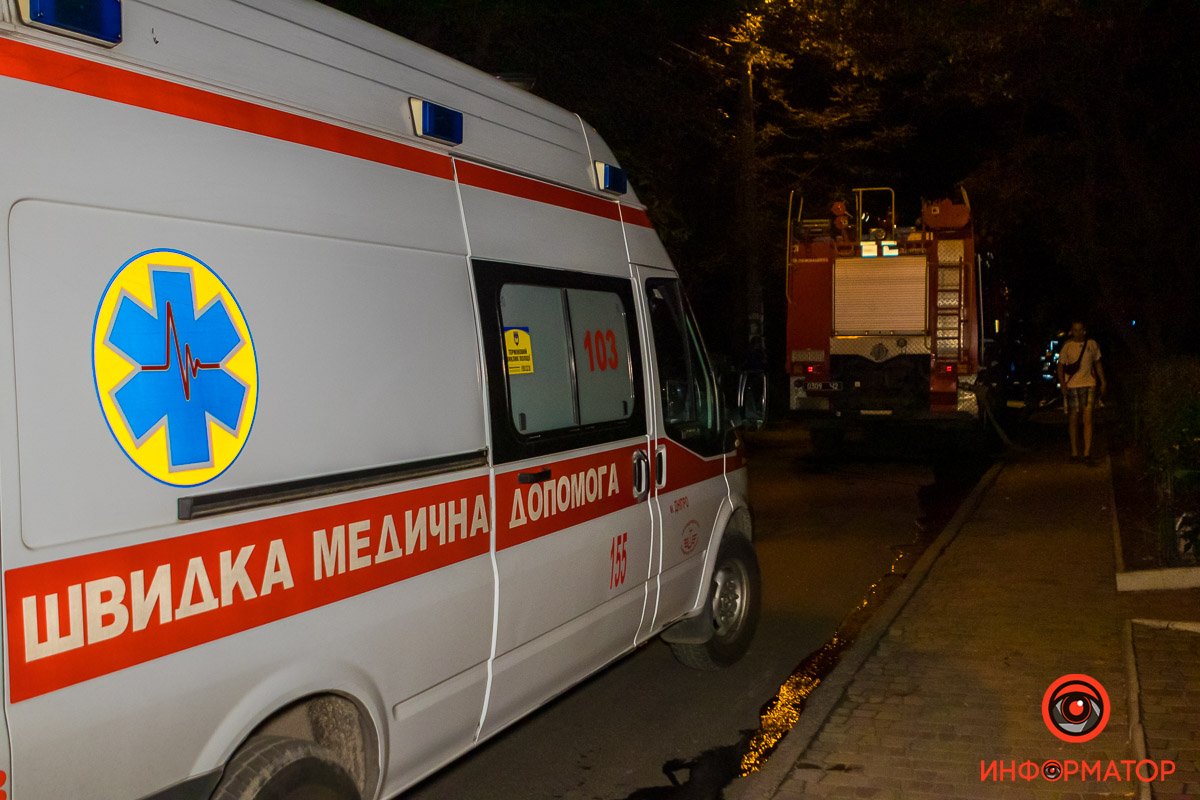 Во дворе дежурила скорая помощь Во дворе дежурила скорая помощь