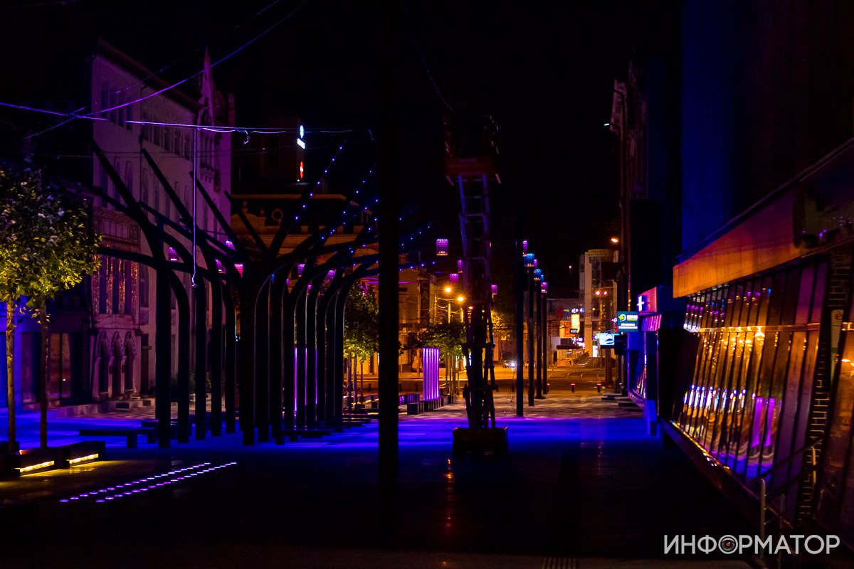 Словно танцпол в ночном клубе Словно танцпол в ночном клубе