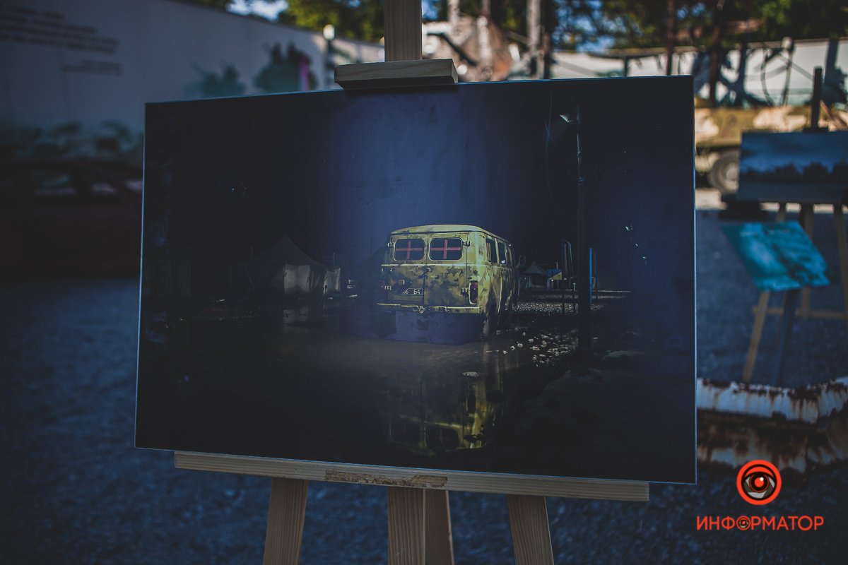 На уличной экспозиции также выставка фото На уличной экспозиции также выставка фото