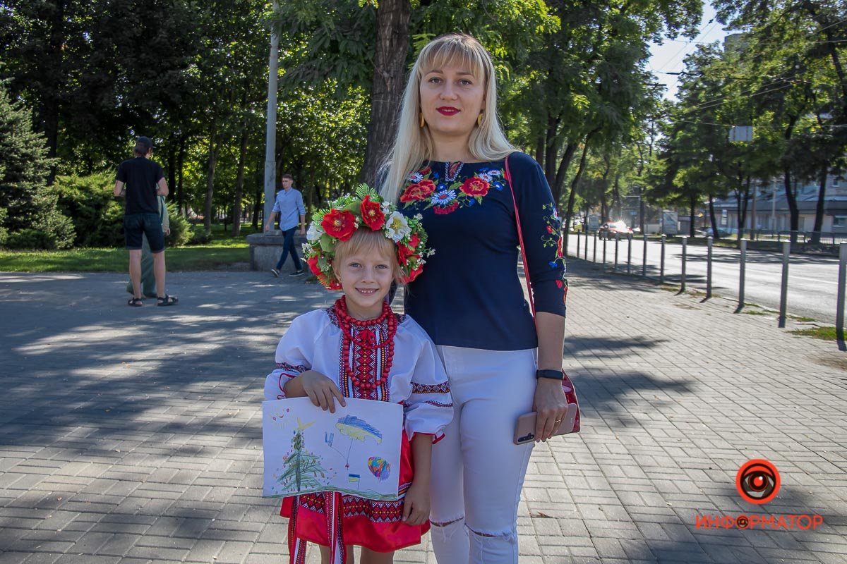 С детства с любовью к Украине