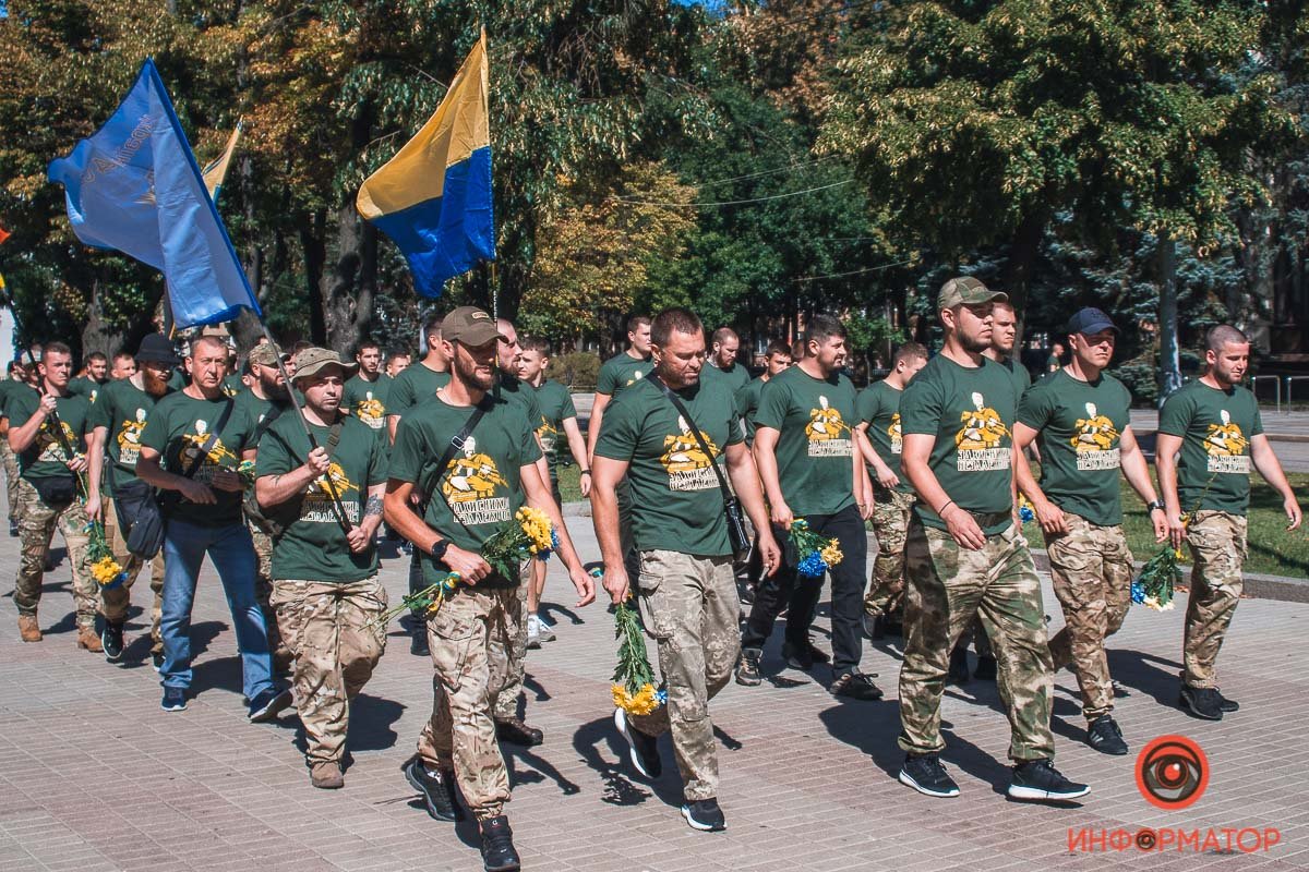 Ветераны поздравили жителей Днепра с Днем Независимости и почтили погибших героев 2