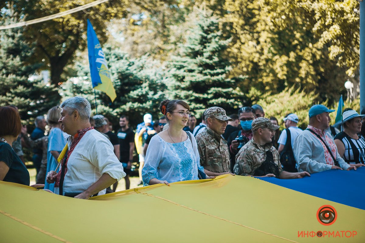 Флаг пронесли по улицам города