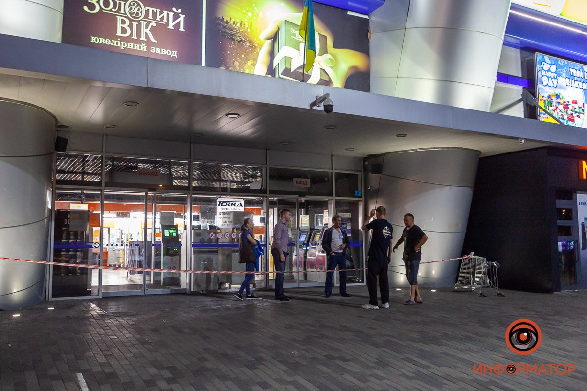 Людей эвакуировали