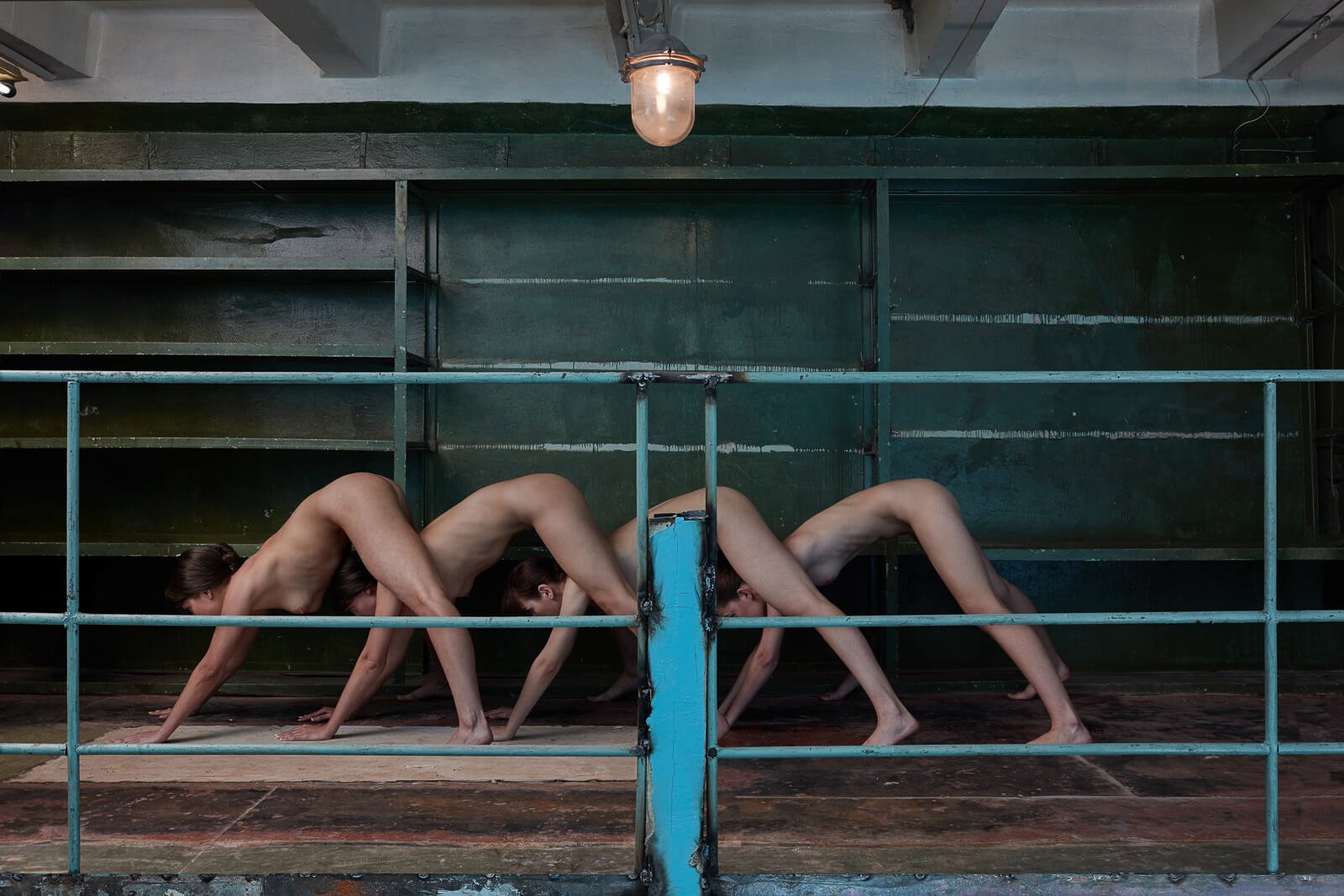 О хейтерах, голых женщинах и стульях возле ДНУ: интервью с художником Никитой Шаленным 3