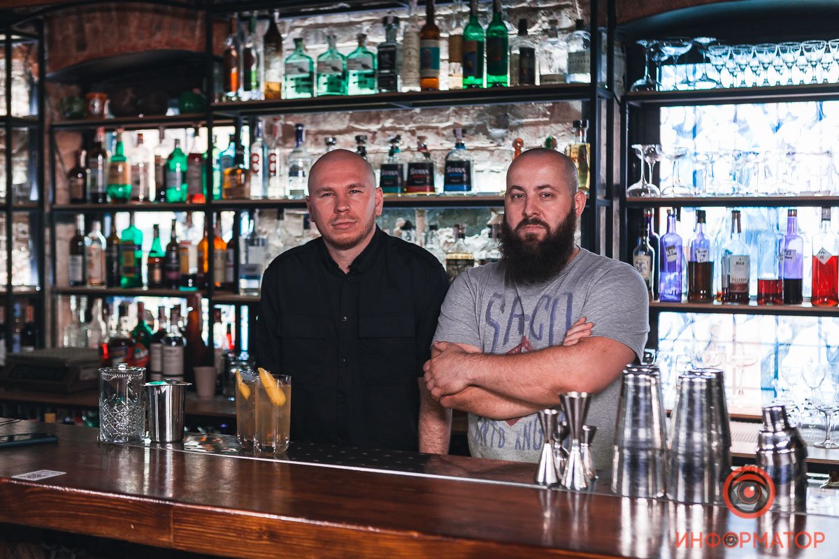 О хейтерах, голых женщинах и стульях возле ДНУ: интервью с художником Никитой Шаленным 7