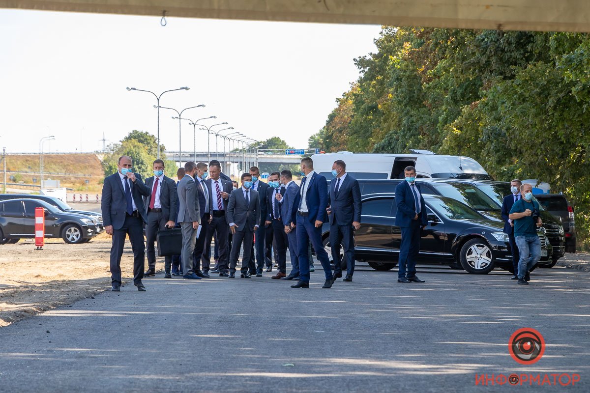 Владимир Зеленский проверил ход ремонта дороги Днепр-Кривой Рог Владимир Зеленский проверил ход ремонта дороги Днепр-Кривой Рог