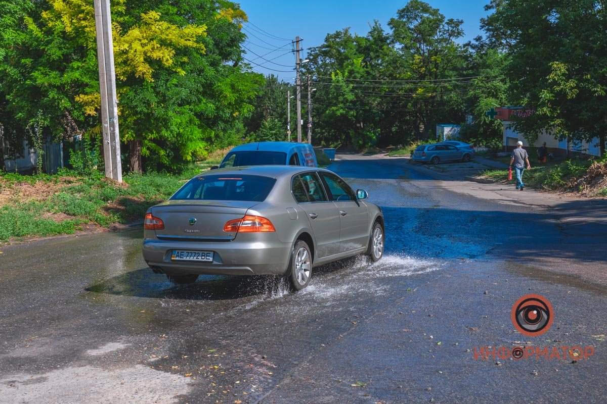 Вода не канализационная, а питьевая, потому неприятного запаха нет Вода не канализационная, а питьевая, потому неприятного запаха нет