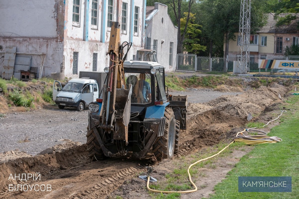 В Каменском восстанавливают стадион «Металлург» 3