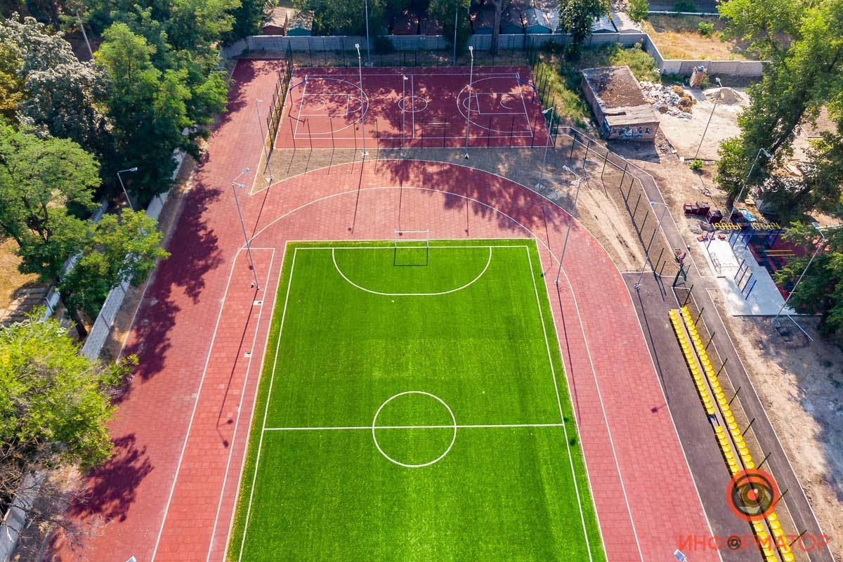 Выборы в Днепре: Евгений Кривошеев и чудо на 12 квартале 14