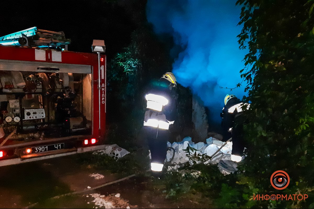 Едкий дым окутал территорию