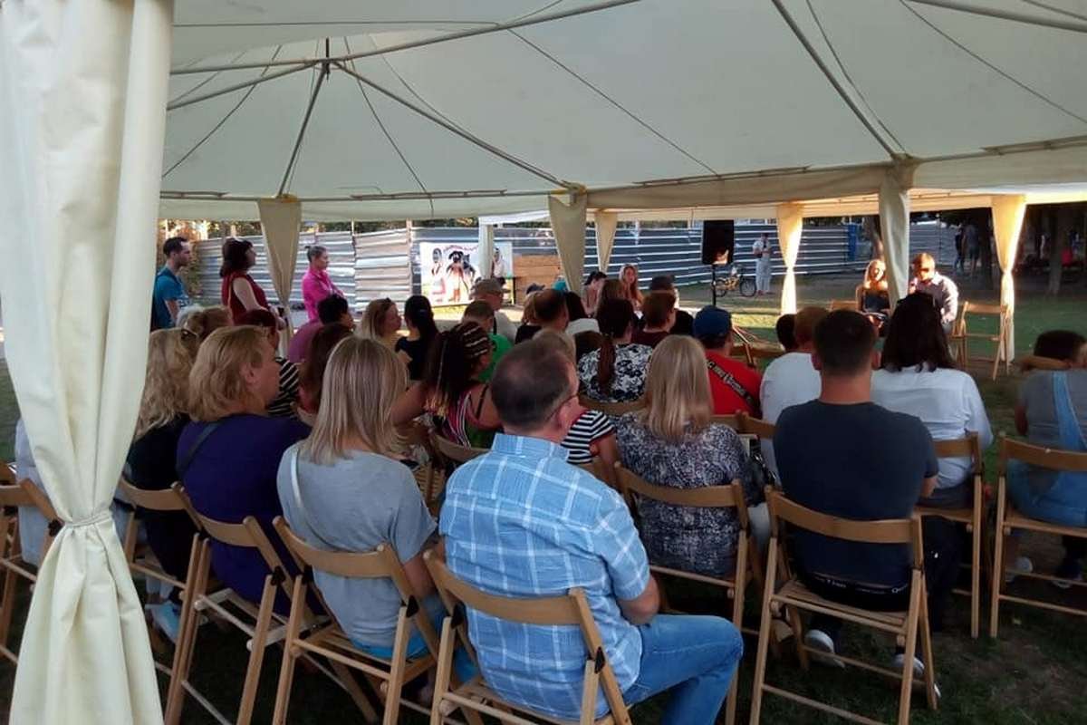 На общественные слушания пришли более 100 человек На общественные слушания пришли более 100 человек