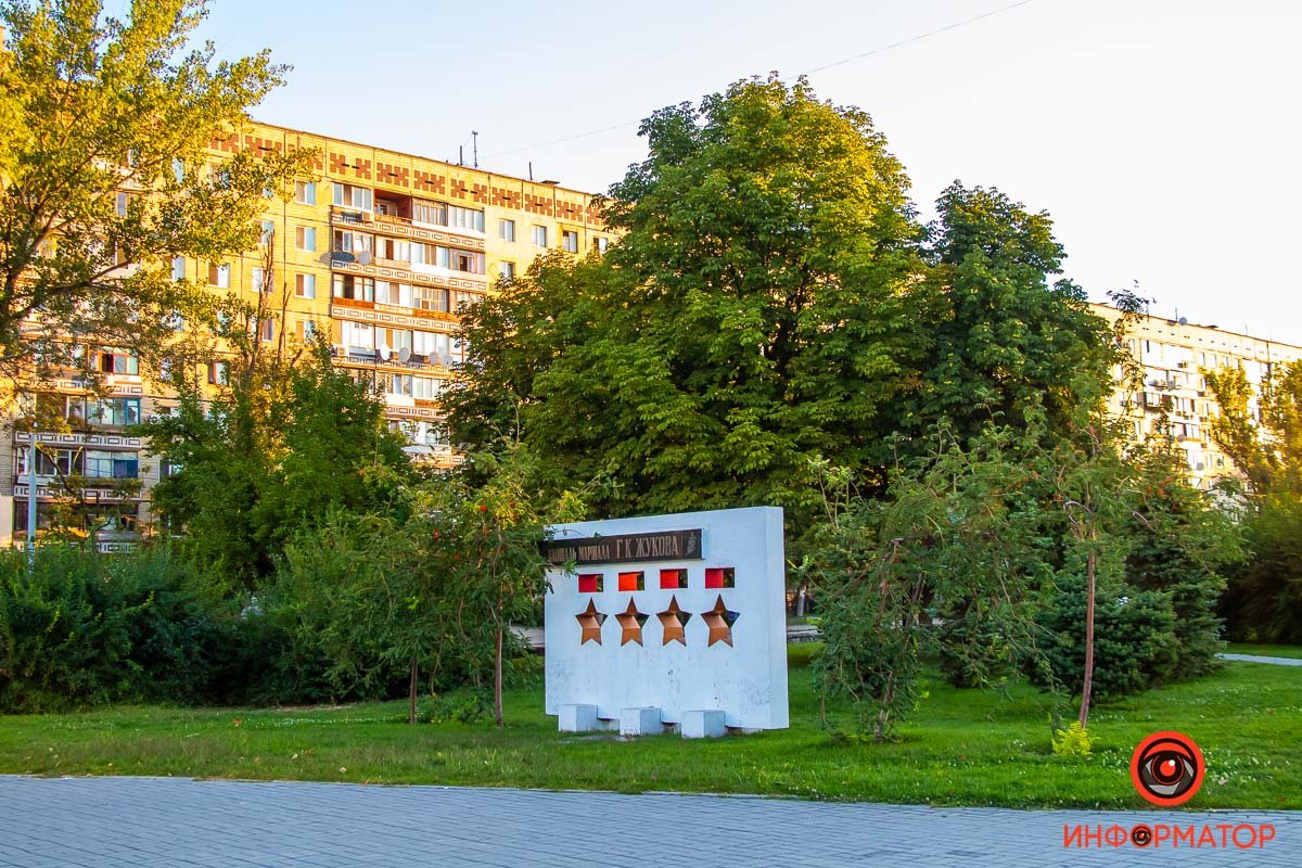 Улицы наполняются красками Улицы наполняются красками