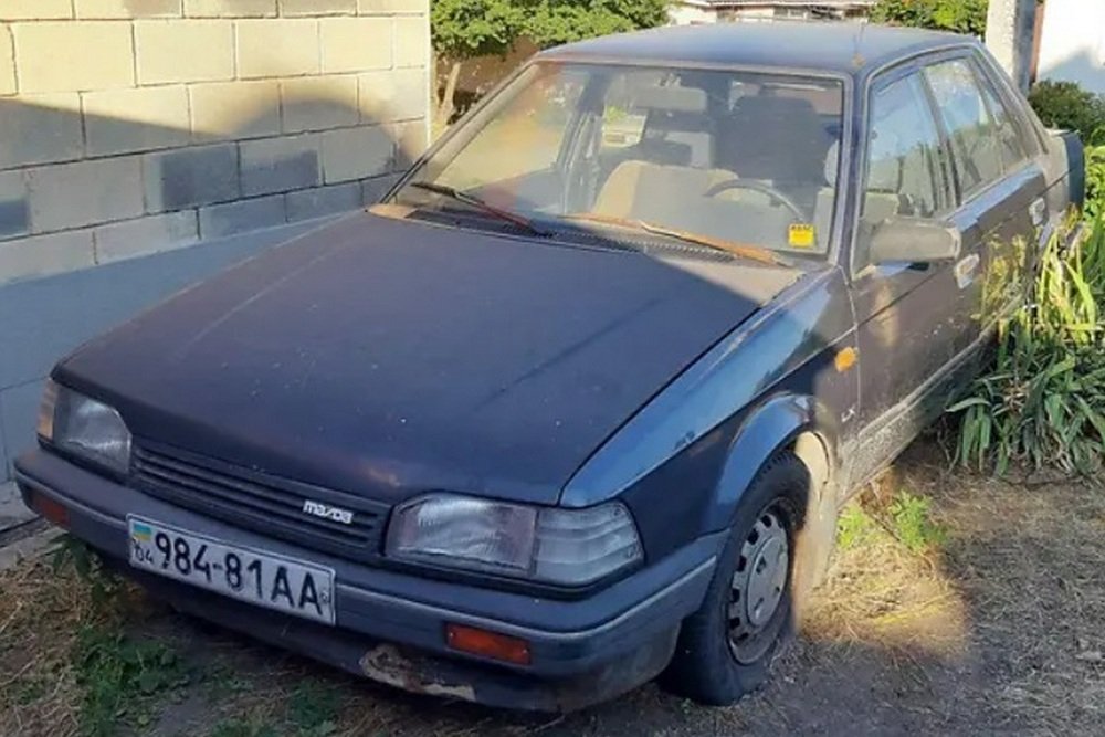 Mazda 323  Mazda 323