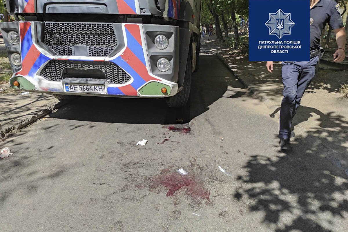 70-летнего мужчину забрала скорая помощь 70-летнего мужчину забрала скорая помощь