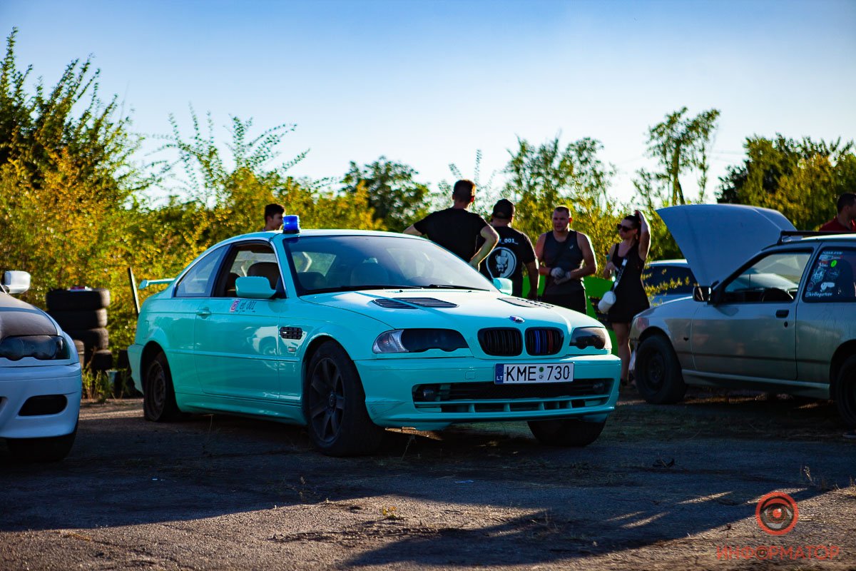 С покрышками что-то пошло не так С покрышками что-то пошло не так