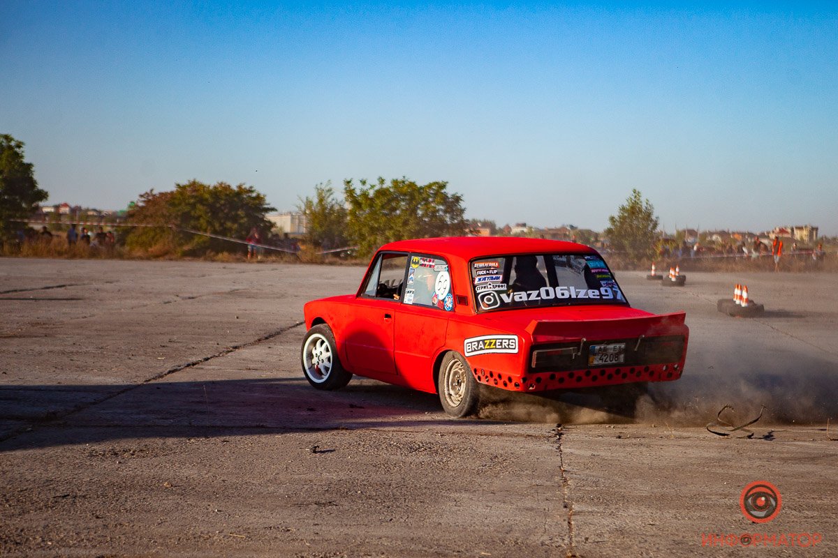 Гоняли самые разные автомобили Гоняли самые разные автомобили