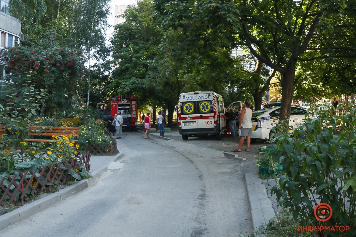 В Днепре на Кедрина горела квартира: пострадала женщина 3
