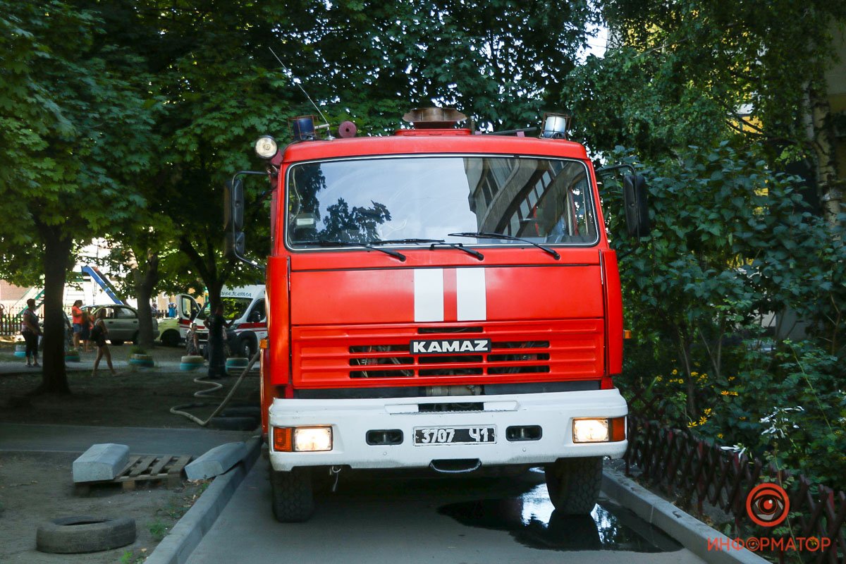 В Днепре на Кедрина горела квартира: пострадала женщина 5